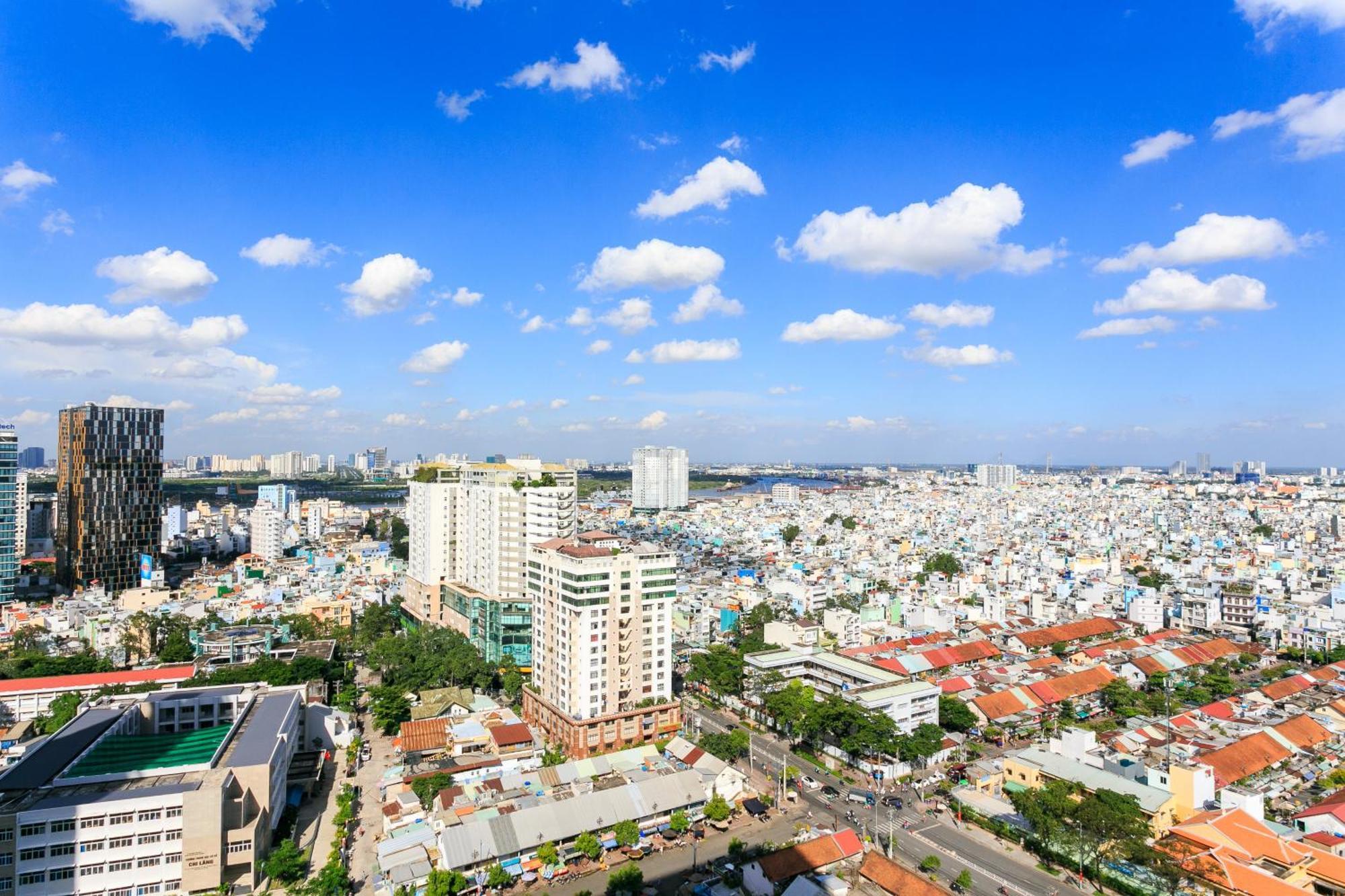 Rem Rivergate Garden Pool Signature - Free 4G Sim For 3 Nights Booking Ho Chi Minh City Exterior photo